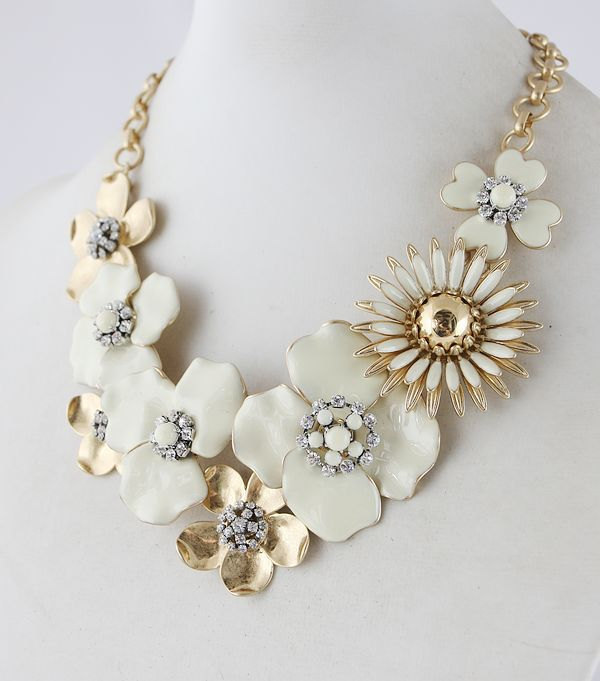 Cream Flower Necklace,bubble Necklace,beadwork Necklace,bib Necklace,statement Necklace,bridesmaid Gift,wedding Necklace